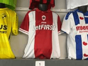 Textieldrukkerij en voetbalkledij Teamcenter Waasland BV wegens faillissement