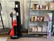 Vente aux enchères en ligne Handgereedschappen, werkplaatsmateriaal, kuismachine en stapelaar