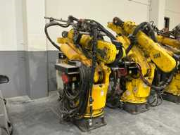 Online veiling Industriële robots, automatisatie-onderdelen en aanhangwagen