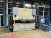 Online veiling Metaalbewerkingsmachines, banden graafmachine, elektrische componenten en kantoormeubilair